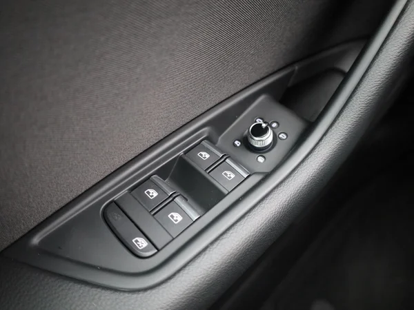 Audi A4 (2024) — foto 18 van 46