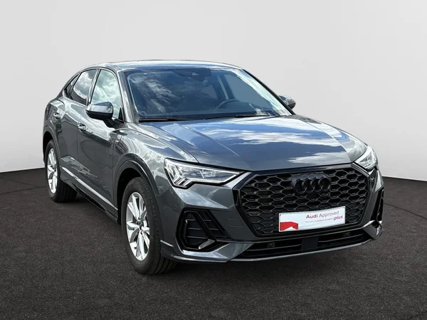 AUDI Q3 Sportback (2024) — foto 19 van 21