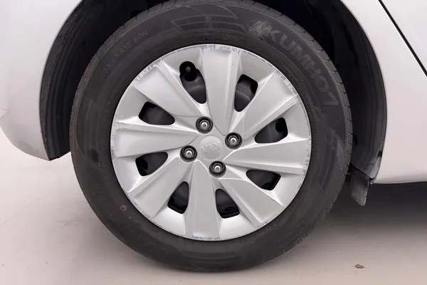 Kia Rio (2021) — foto 16 van 29