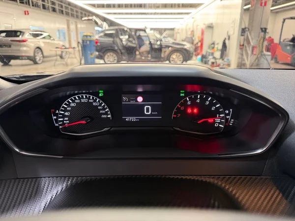 Peugeot 2008 (2023) — foto 8 van 29