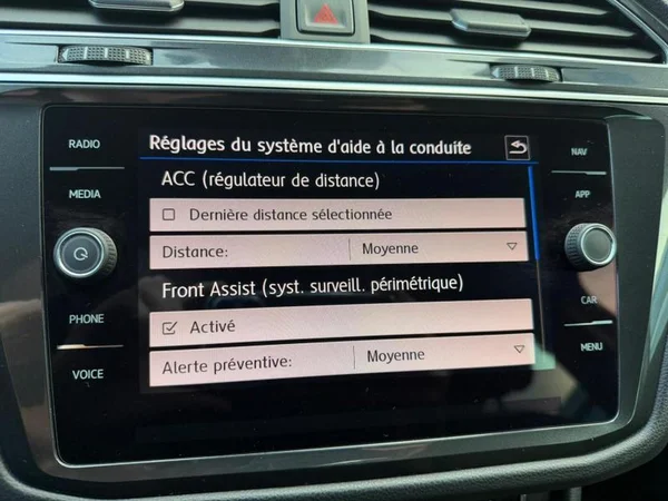 VOLKSWAGEN Tiguan (2018) — foto 18 van 34