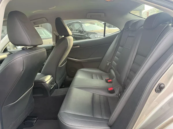 Lexus IS (2019) — foto 7 van 9