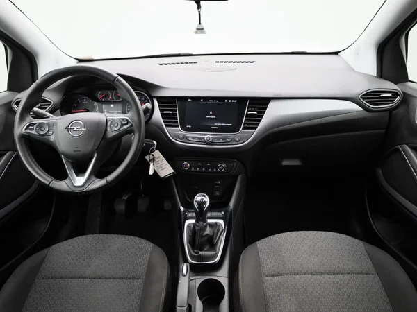 Opel Crossland (2022) — foto 29 van 37