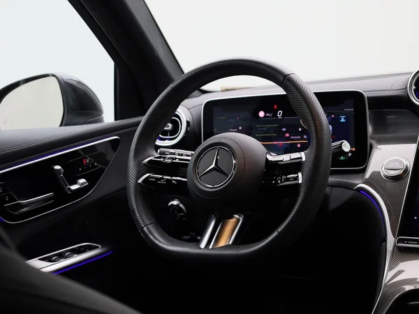 Mercedes-Benz GLC (2025) — foto 39 van 51