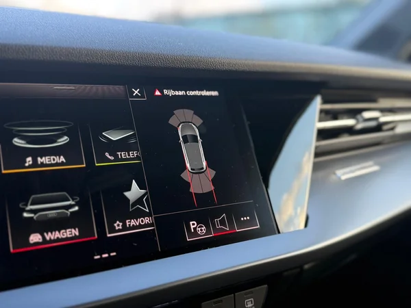 AUDI A3 Sportback (2024) — foto 19 van 28