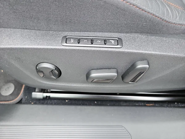 SKODA Enyaq (2024) — foto 13 van 29