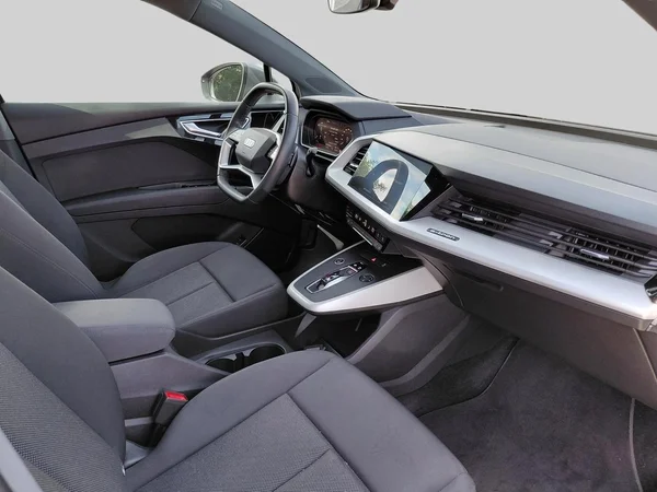 Audi Q4 e-tron (2022) — foto 7 van 31
