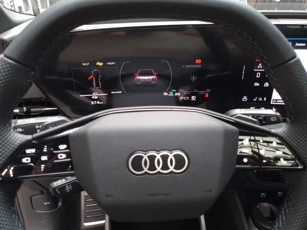 AUDI Q6 e-tron (2025) — foto 7 van 24