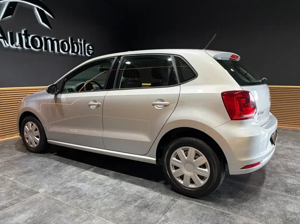 Volkswagen Polo (2016) — foto 13 van 22