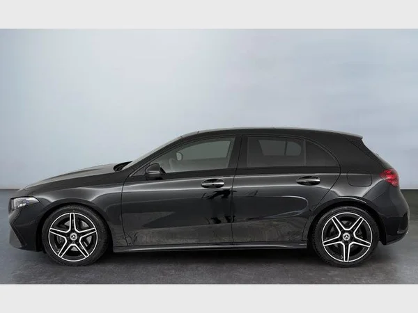 Mercedes-Benz A 220 (2024) — foto 25 van 30