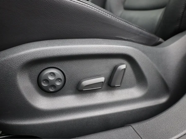 VOLKSWAGEN Tiguan (2016) — foto 18 van 20