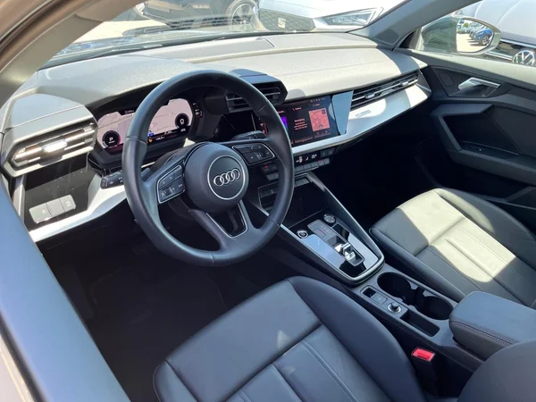 AUDI A3 Sportback (2024) — foto 20 van 22