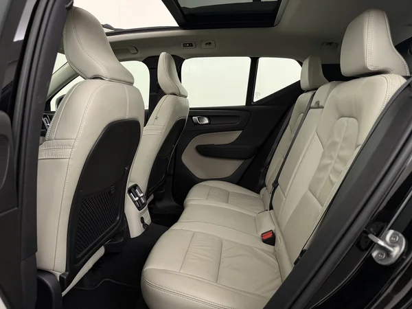 VOLVO XC40 (2022) — foto 5 van 34