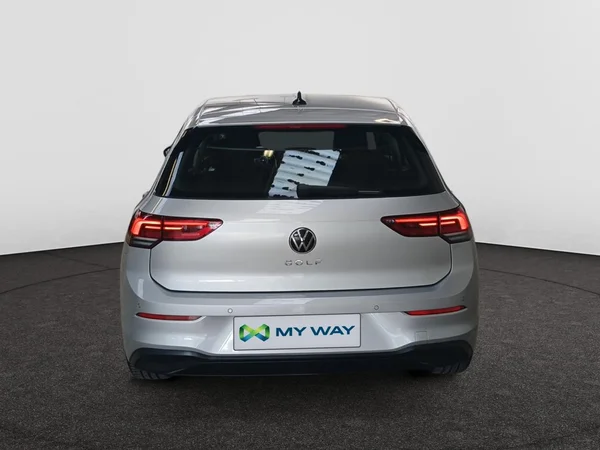 VOLKSWAGEN Golf VIII (2021) — foto 14 van 19
