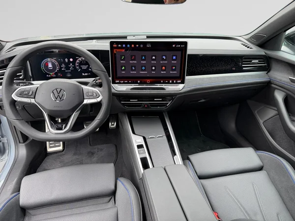 VOLKSWAGEN Passat Variant eHybrid (PHEV) (2026) — foto 2 van 24