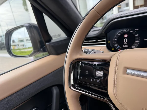 Land Rover Range Rover Sport (2023) — foto 6 van 40