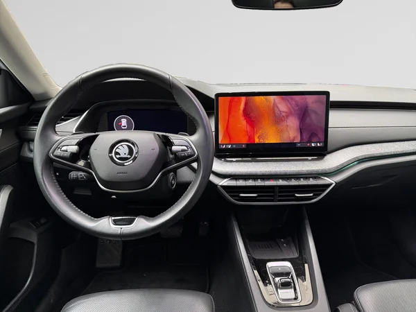 SKODA Octavia Combi (2024) — foto 8 van 19
