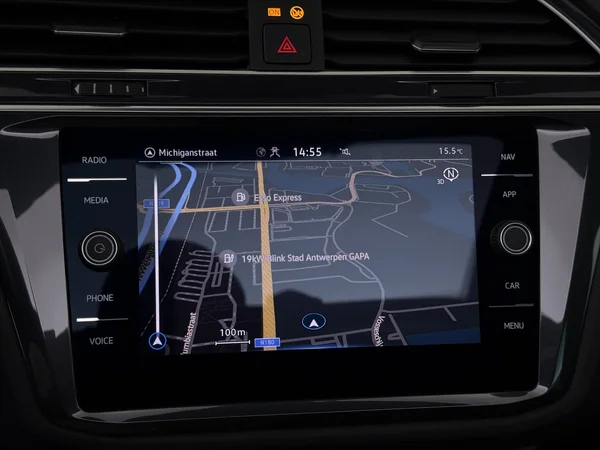 VOLKSWAGEN Tiguan (2023) — foto 10 van 33