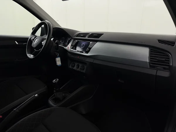 SKODA Fabia (2021) — foto 3 van 25