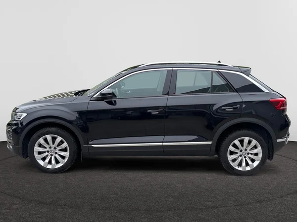VOLKSWAGEN T-Roc (2018) — foto 12 van 24