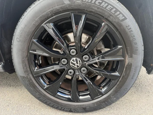 VOLKSWAGEN Multivan T7 Dsl (2023) — foto 18 van 23