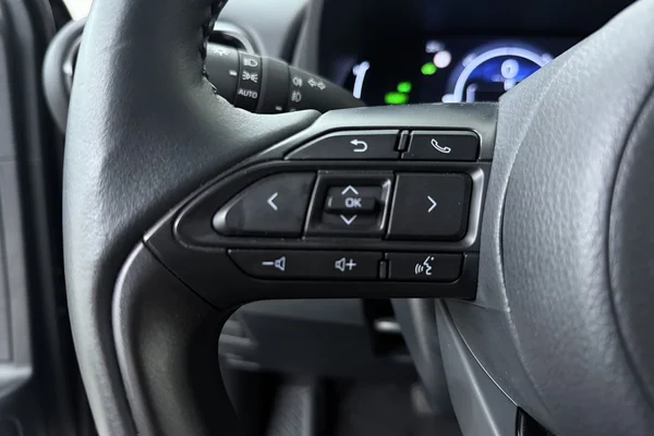 Toyota Yaris Cross Hybrid (HEV) (2025) — foto 6 van 17