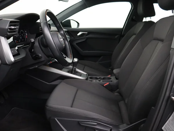 AUDI A3 (2021) — foto 2 van 26