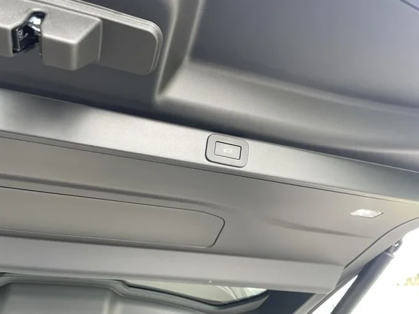 Land Rover Range Rover (2025) — foto 2 van 37