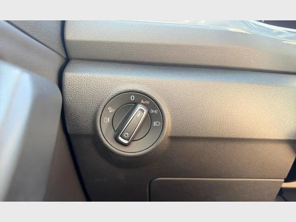 Volkswagen T-Roc (2023) — foto 19 van 29