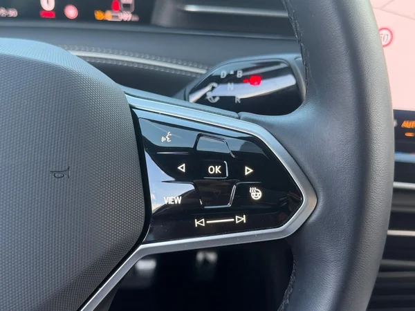 VOLKSWAGEN ID.7 Tourer (2025) — foto 7 van 23