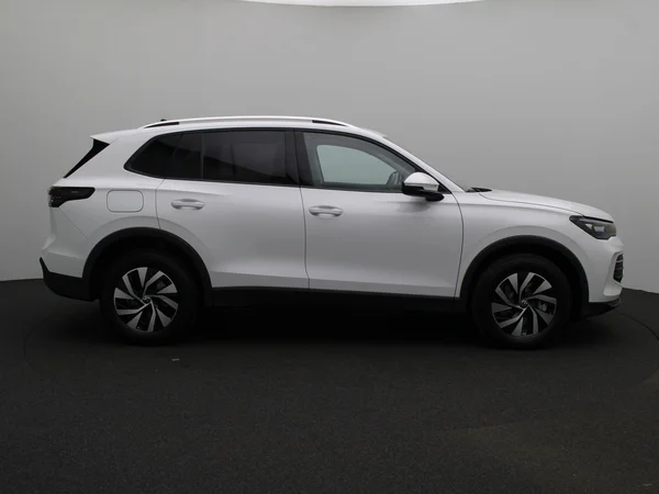 VOLKSWAGEN Tiguan eHybrid (PHEV) (2025) — foto 17 van 24