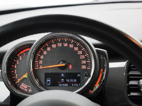 MINI One (2021) — foto 36 van 37
