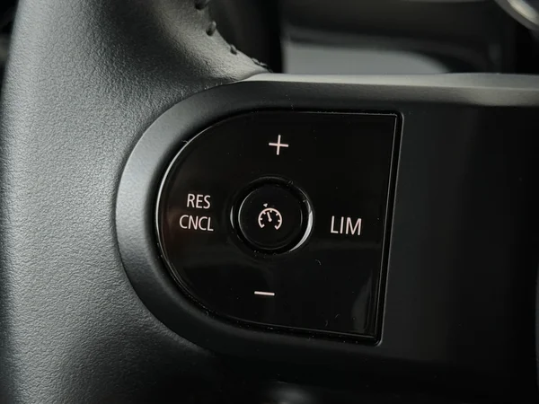 MINI Cooper (2022) — foto 9 van 27