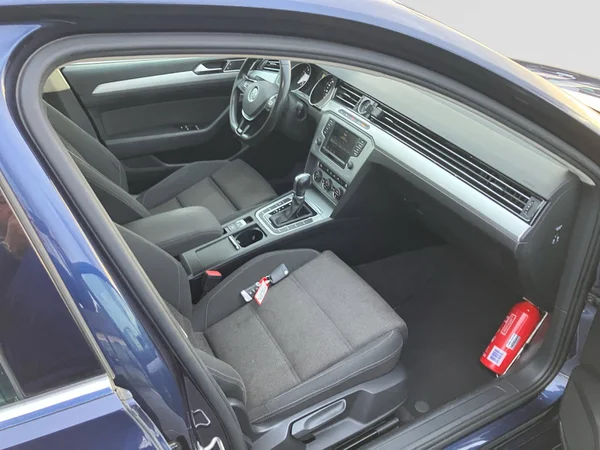 VOLKSWAGEN Passat SW (2015) — foto 23 van 23