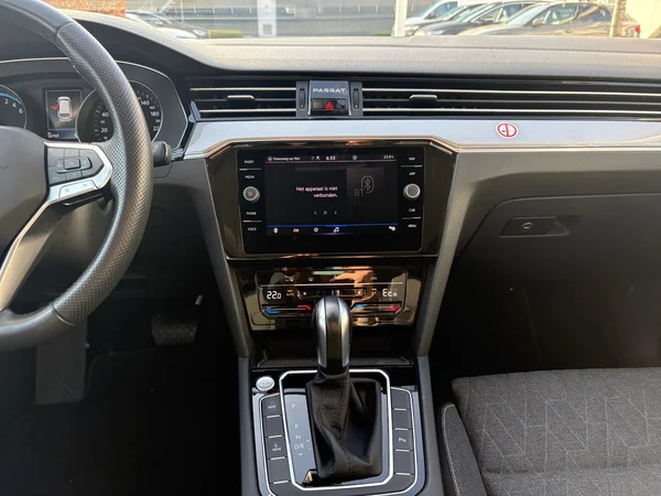 VOLKSWAGEN Passat Variant GTE (2023) — foto 24 van 24