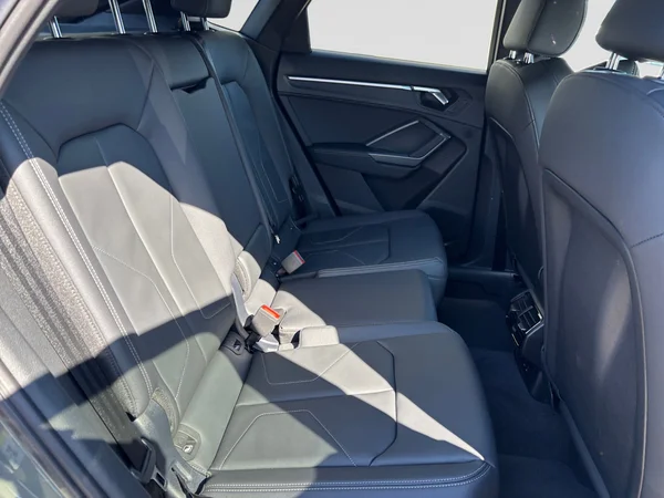 AUDI Q3 Sportback (2025) — foto 9 van 21