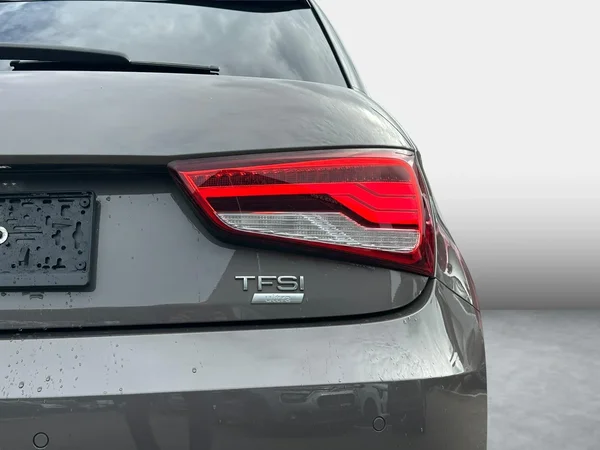 Audi A1 Sportback (2016) — foto 3 van 19