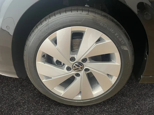 VOLKSWAGEN Golf VIII (2025) — foto 13 van 15