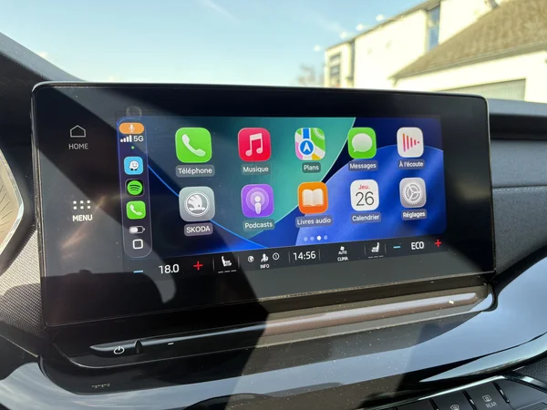 SKODA Octavia Combi PHEV (2024) — foto 13 van 23