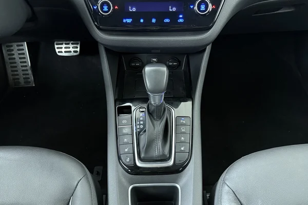 Hyundai Ioniq Hev (2020) — foto 4 van 20
