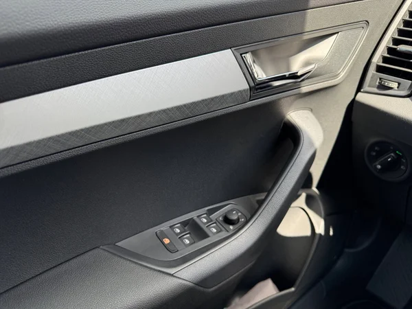 SKODA Karoq (2025) — foto 4 van 20