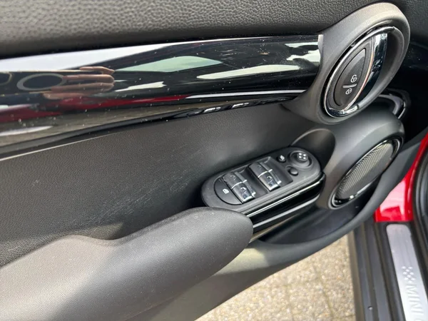 MINI Mini 5 Doors (F55 LCI II) (2022) — foto 7 van 24