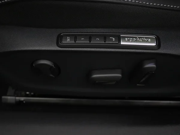 VOLKSWAGEN ID.7 Tourer (2025) — foto 2 van 17