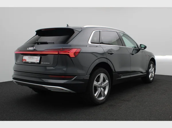 AUDI e-tron (2022) — foto 12 van 35