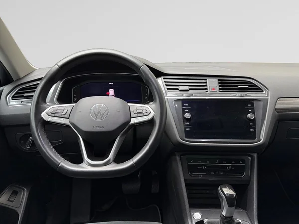 VOLKSWAGEN Tiguan Allspace (2023) — foto 17 van 19