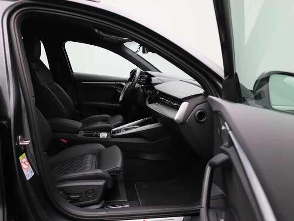 Audi A3 (2021) — foto 33 van 46