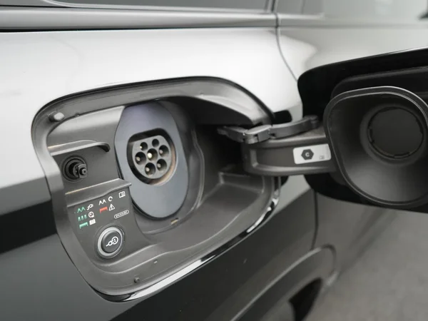 AUDI Q6 e-tron (2026) — foto 14 van 40