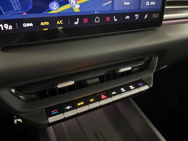 VOLKSWAGEN ID.3 Neo (2026) — foto 15 van 15