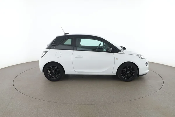 Opel Adam (2017) — foto 13 van 16