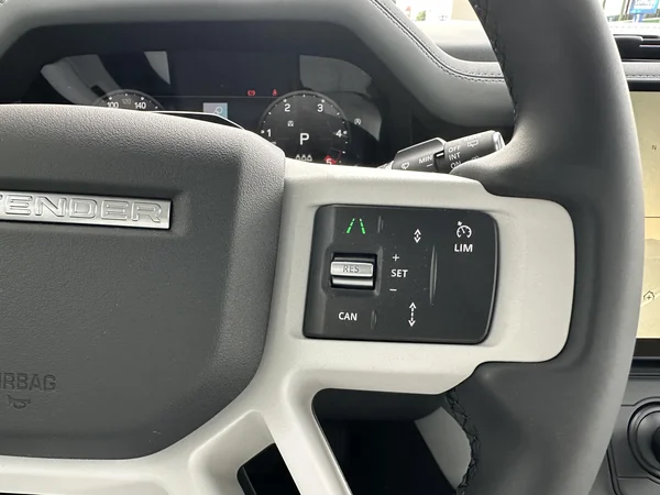 Land Rover Defender (2026) — foto 10 van 33